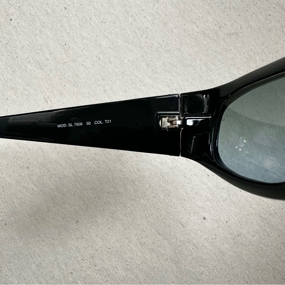 Fendi Sunglasses - Picture 5 of 6